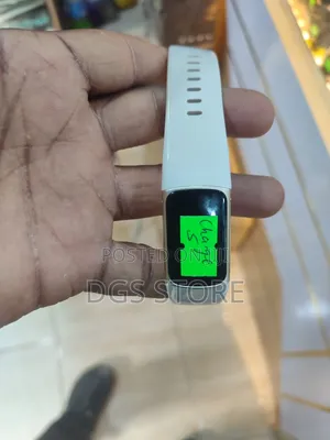 Fitbit Charge 5 Used