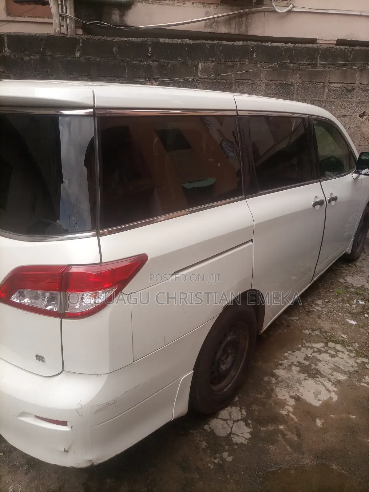 Comfortable Ride With Ac and DVD for Hire and Charter