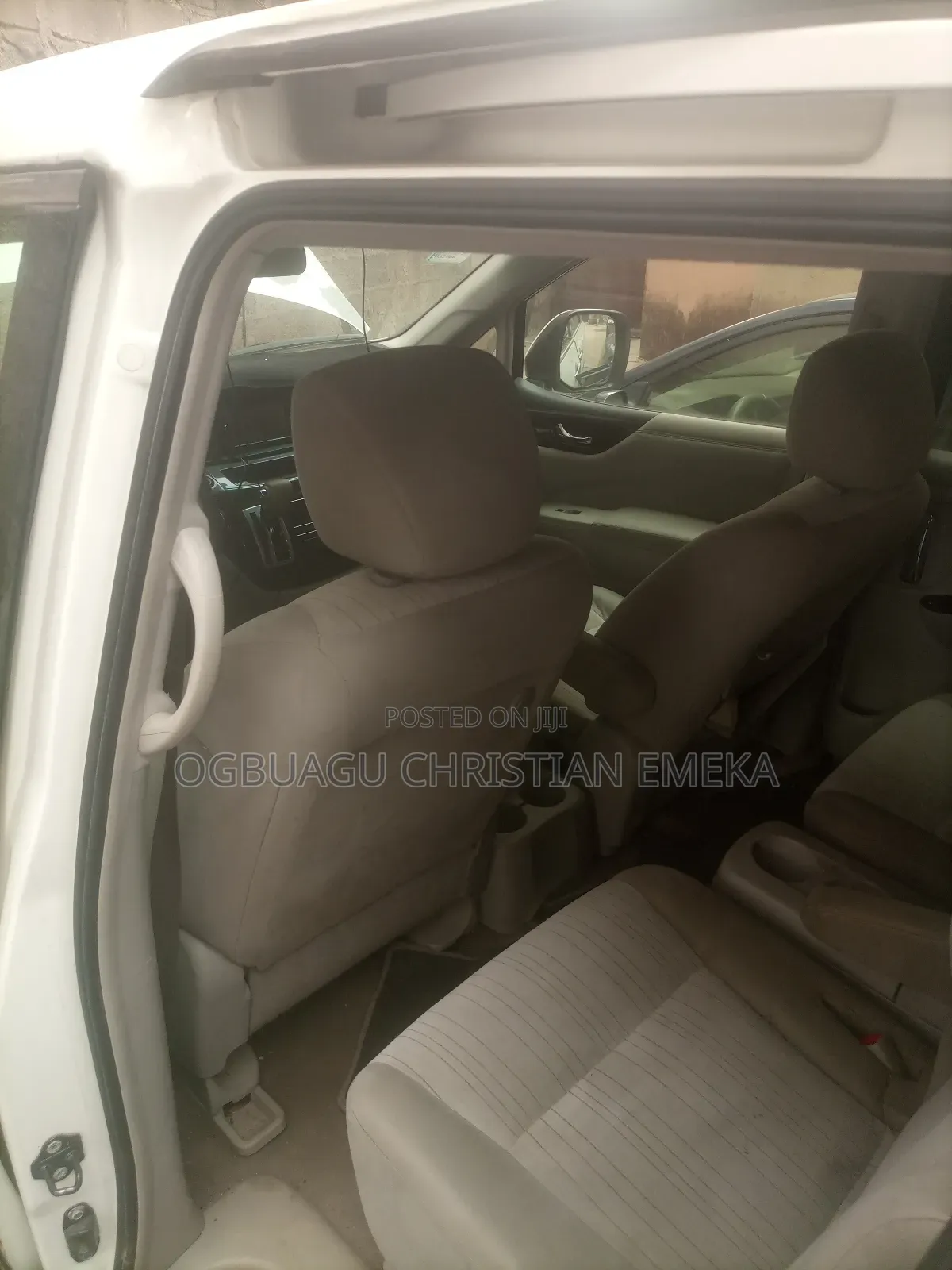 Comfortable Ride With Ac and DVD for Hire and Charter