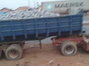 Granite and Sharp Sand 30 Tons