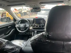Toyota Highlander Limited 2022 Gray