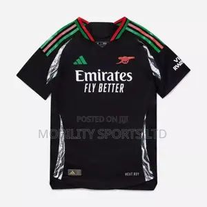 Photo - Arsenal and Manchester Jersey