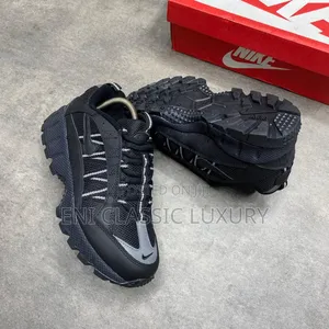 New Trend Luxury Sneakers Nike Available In Store