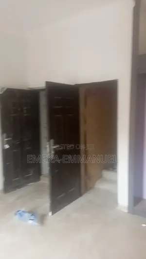 One Room Selfcon to Let