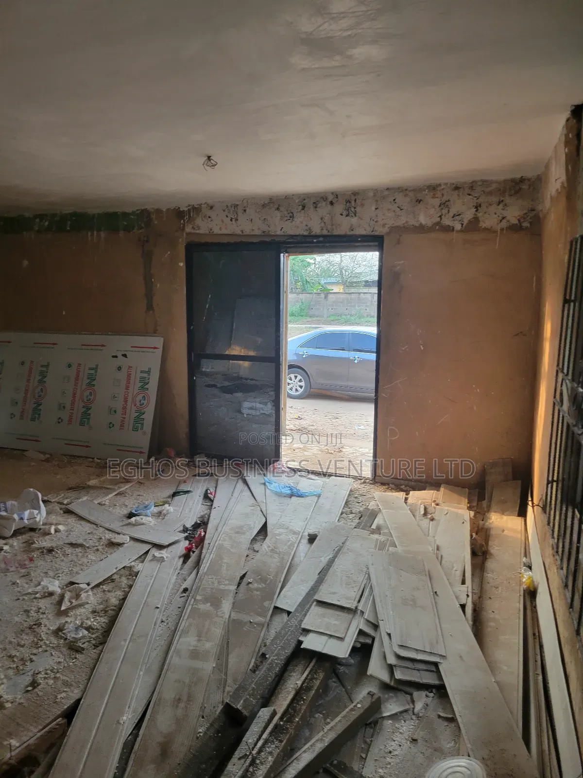 Big Store With Maintenance for Sale/Transfer
