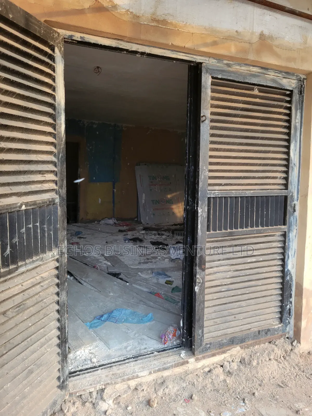 Big Store With Maintenance for Sale/Transfer