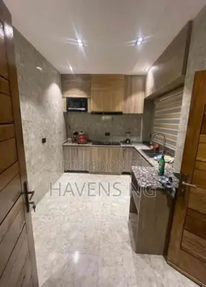 Luxury Cozy Living: Chic 3-Bedroom