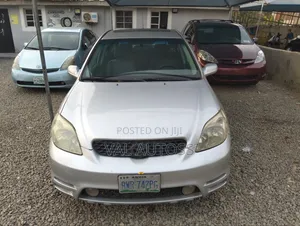 Photo - Toyota Matrix 2004 Silver