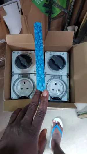 Waterproof Isolator Switch With 13a Socket