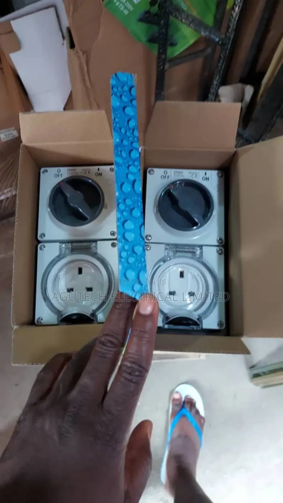 Waterproof Isolator Switch With 13a Socket