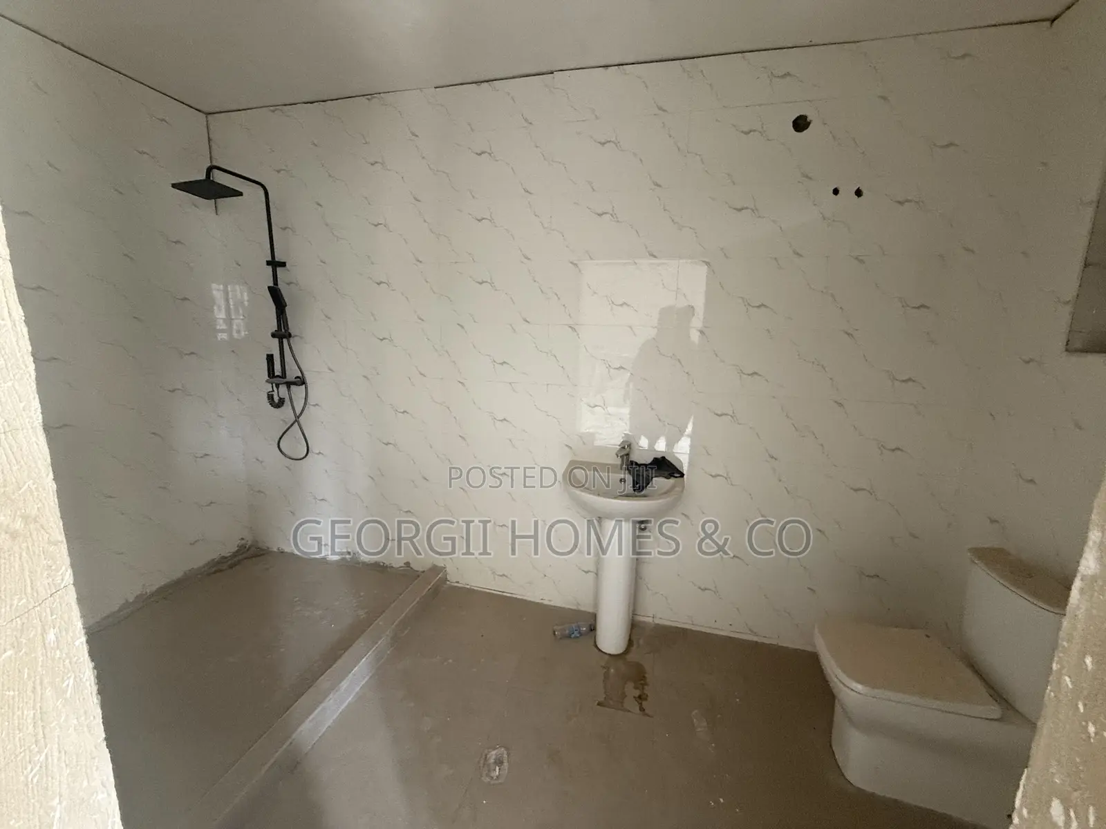 4bdrm Townhouse/Terrace in Kubwa for sale