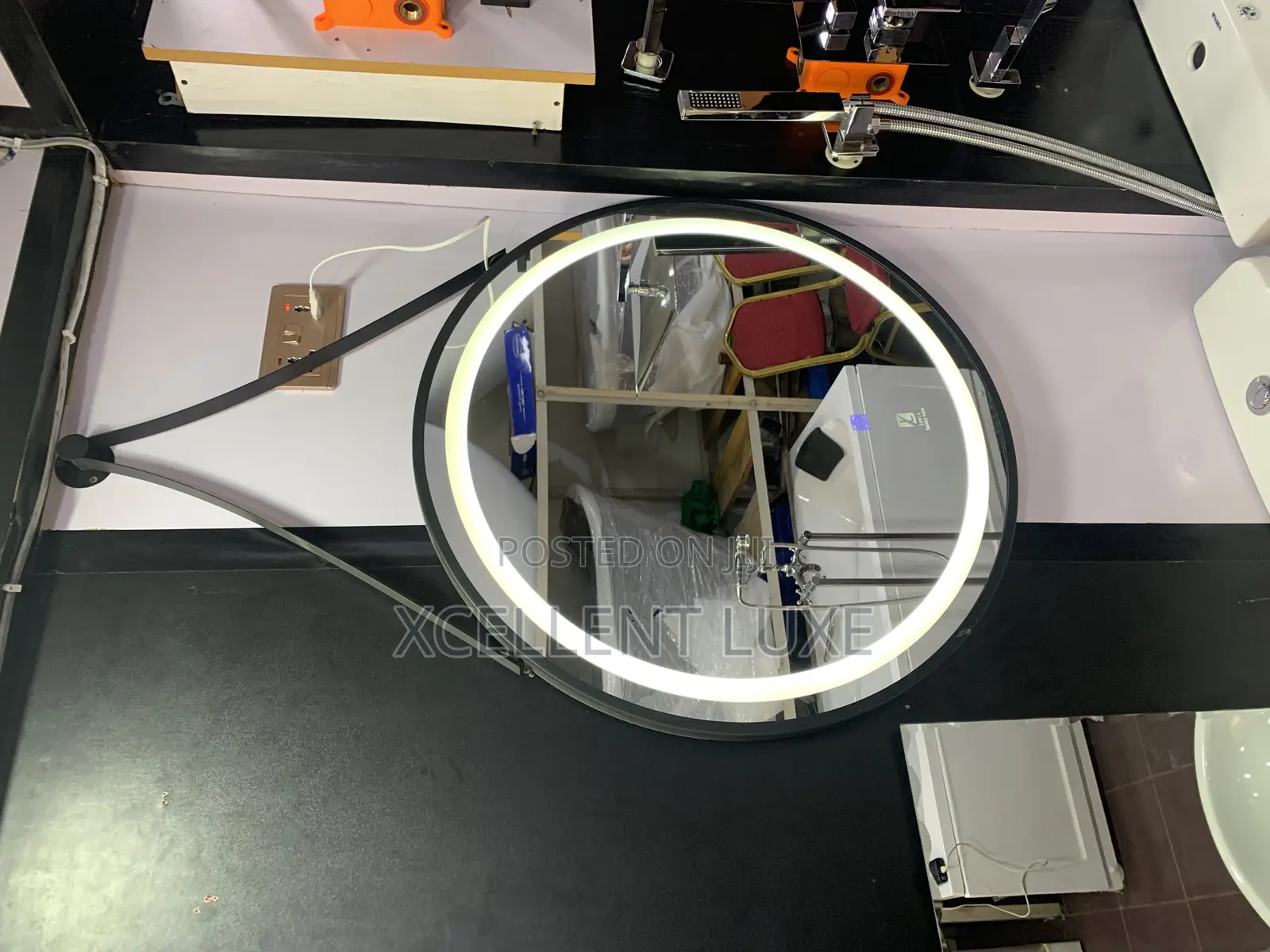 Round Led Mirror With Hanging Belt