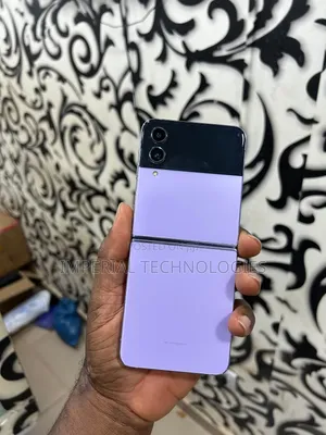 Samsung Galaxy Z Flip4 256 GB Purple