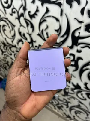 Samsung Galaxy Z Flip4 256 GB Purple