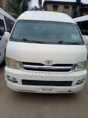 Toyota HiAce 2017 White