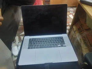 Laptop Apple MacBook Pro 2019 16GB Intel Core I7 SSD 512GB