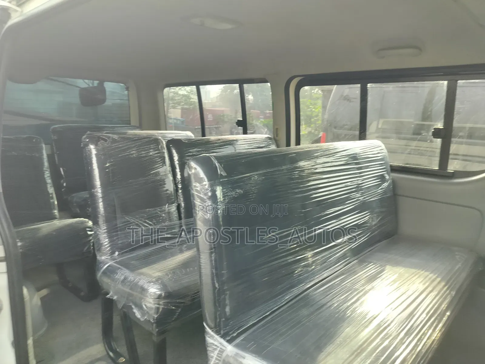 Toyota HiAce 2010 White