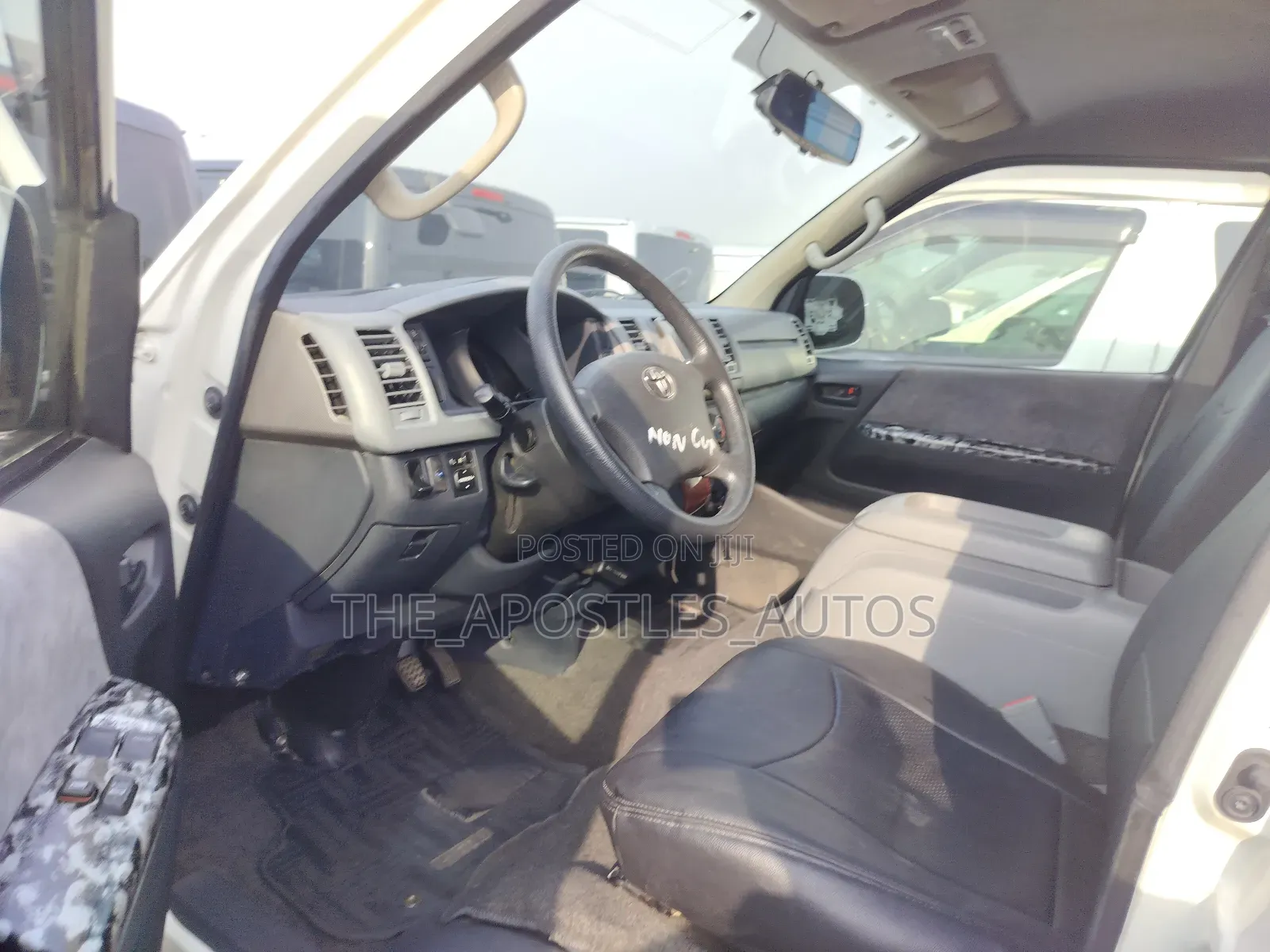 Toyota HiAce 2010 White