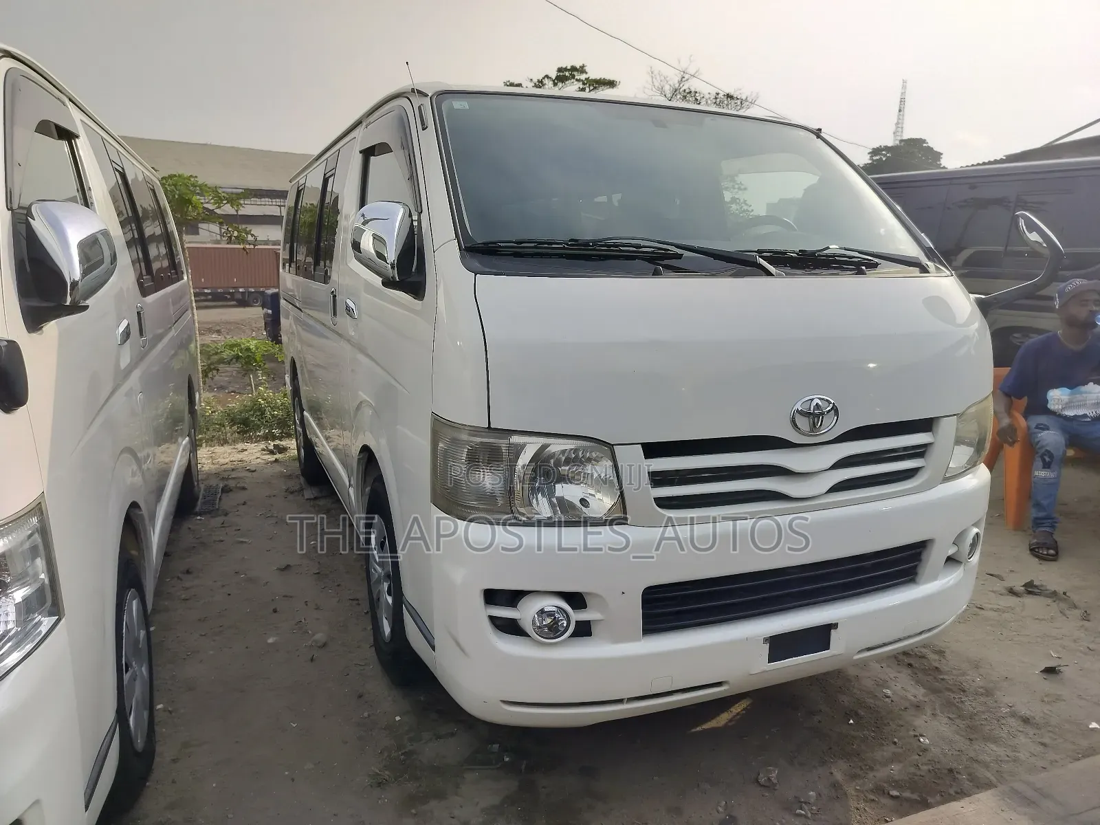 Toyota HiAce 2010 White