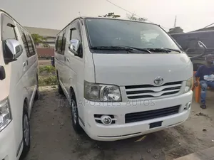 Toyota HiAce 2010 White
