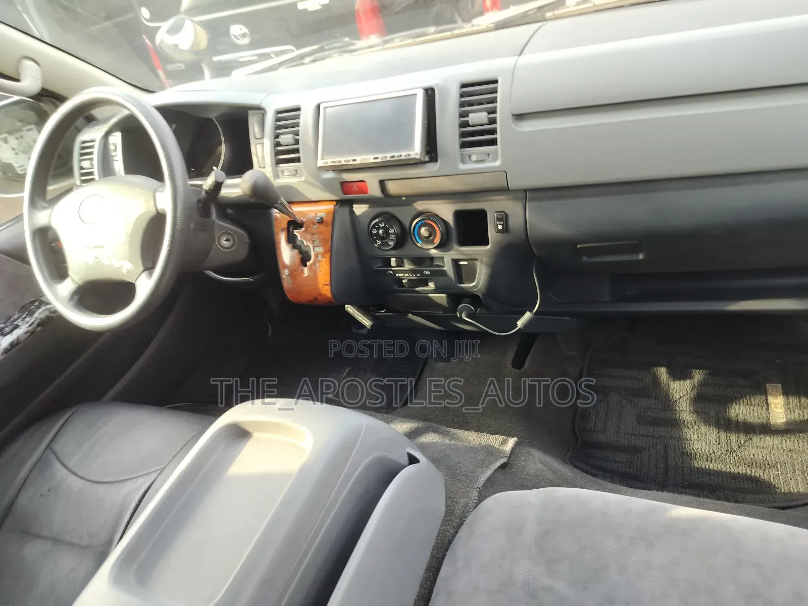 Toyota HiAce 2012 White