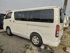 Toyota HiAce 2012 White