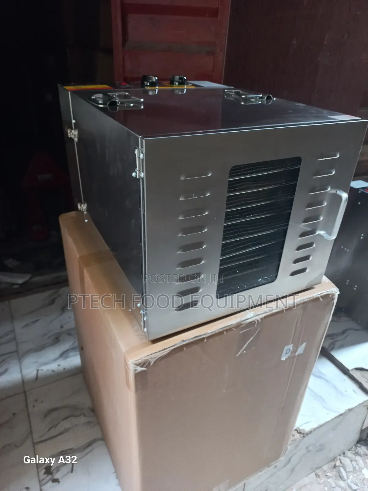 Dehydrator