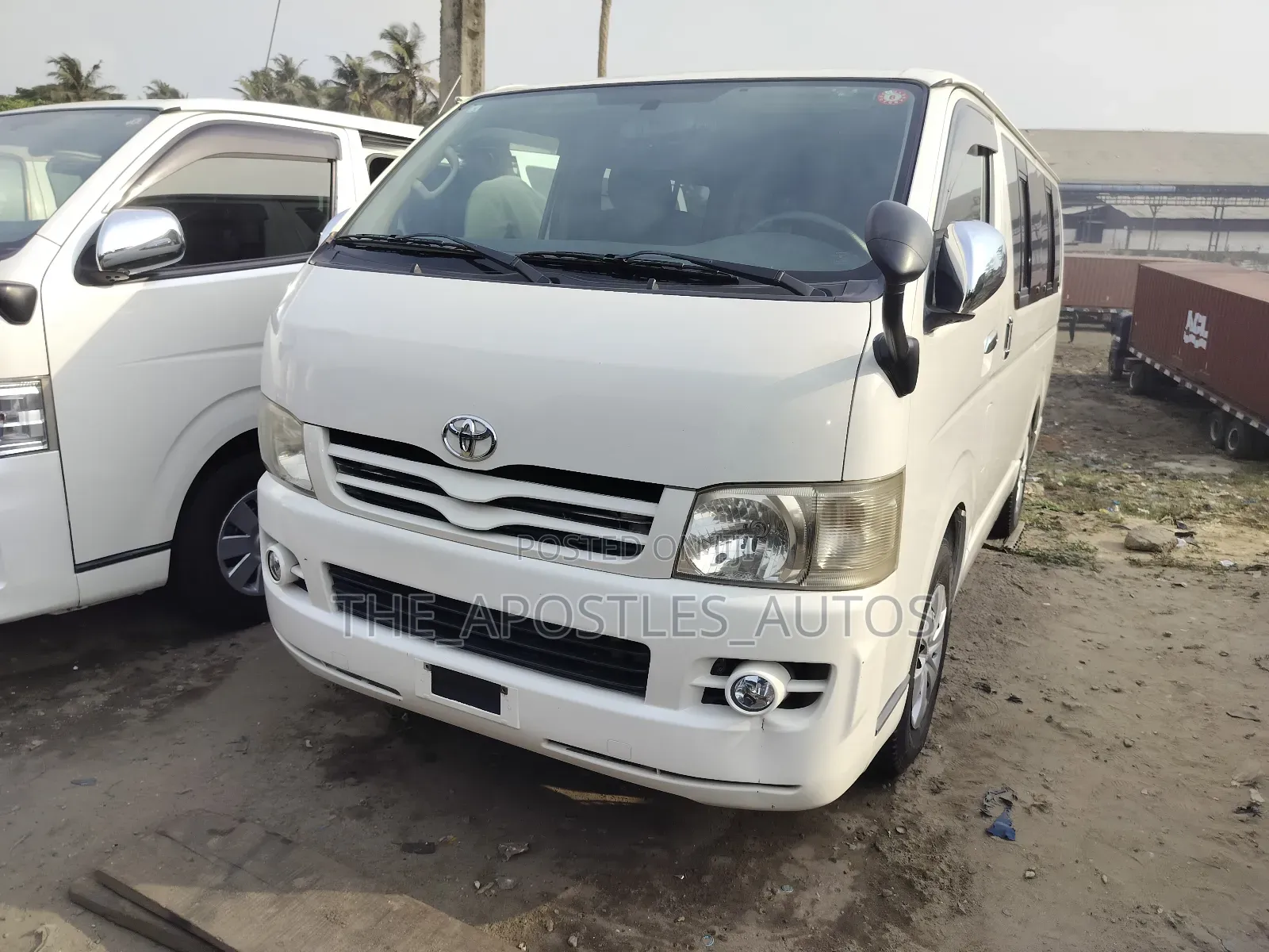 Toyota HiAce 2013 White