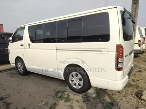 Toyota HiAce 2013 White