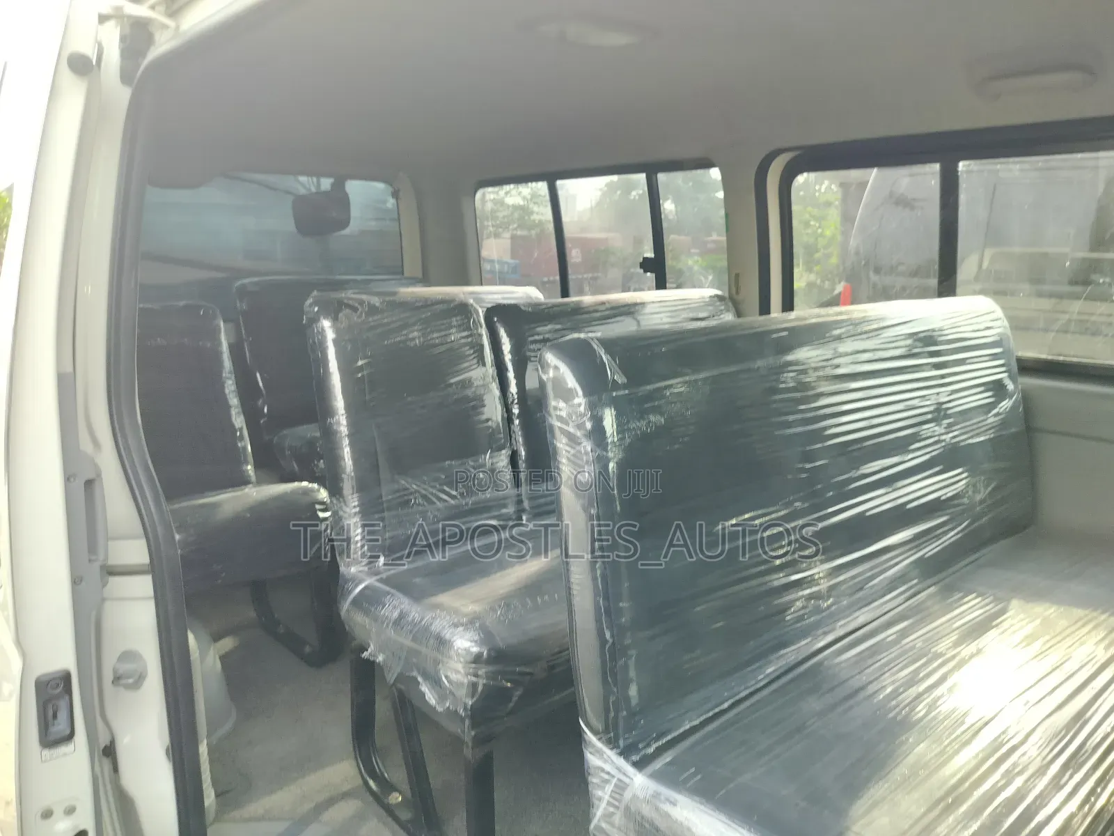 Toyota HiAce 2011 White