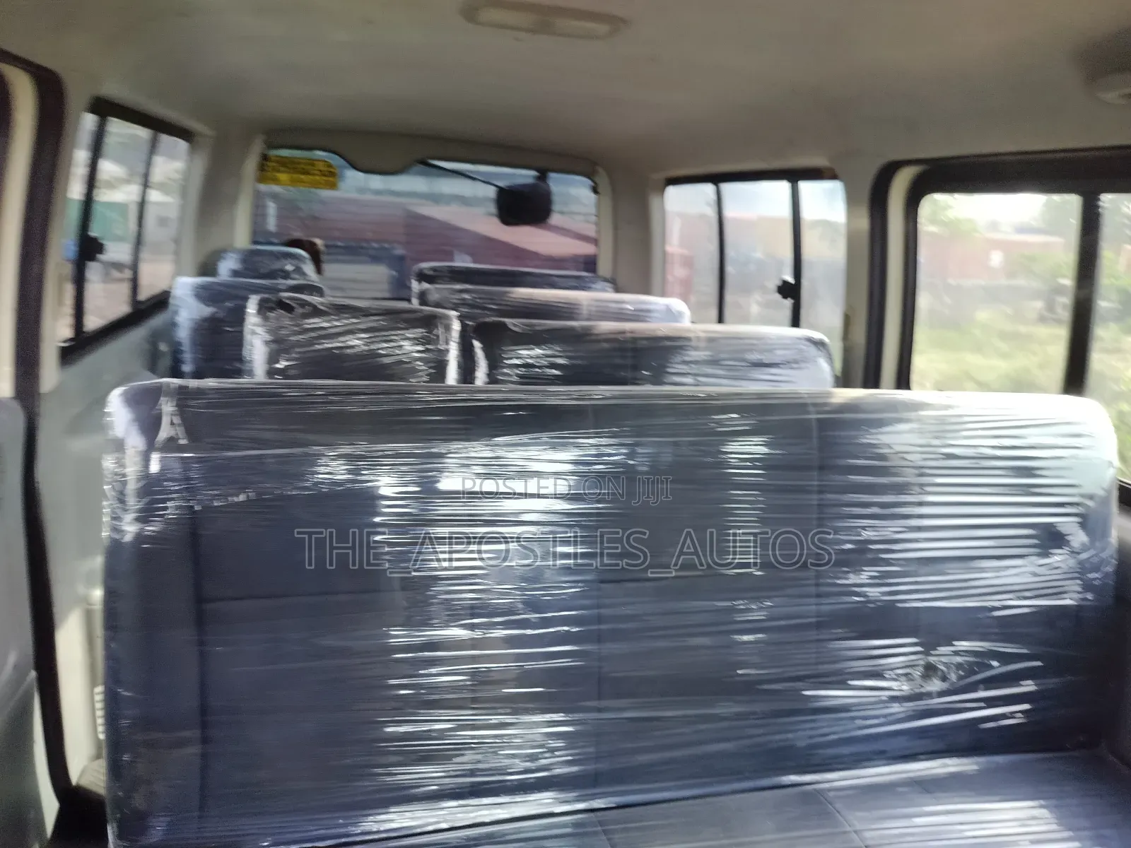 Toyota HiAce 2011 White