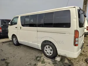 Toyota HiAce 2011 White