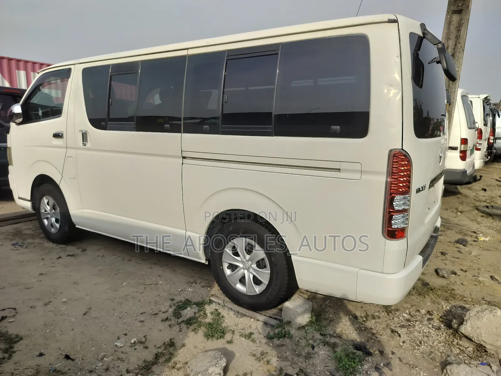 Toyota HiAce 2011 White