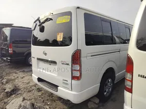 Toyota HiAce 2011 White
