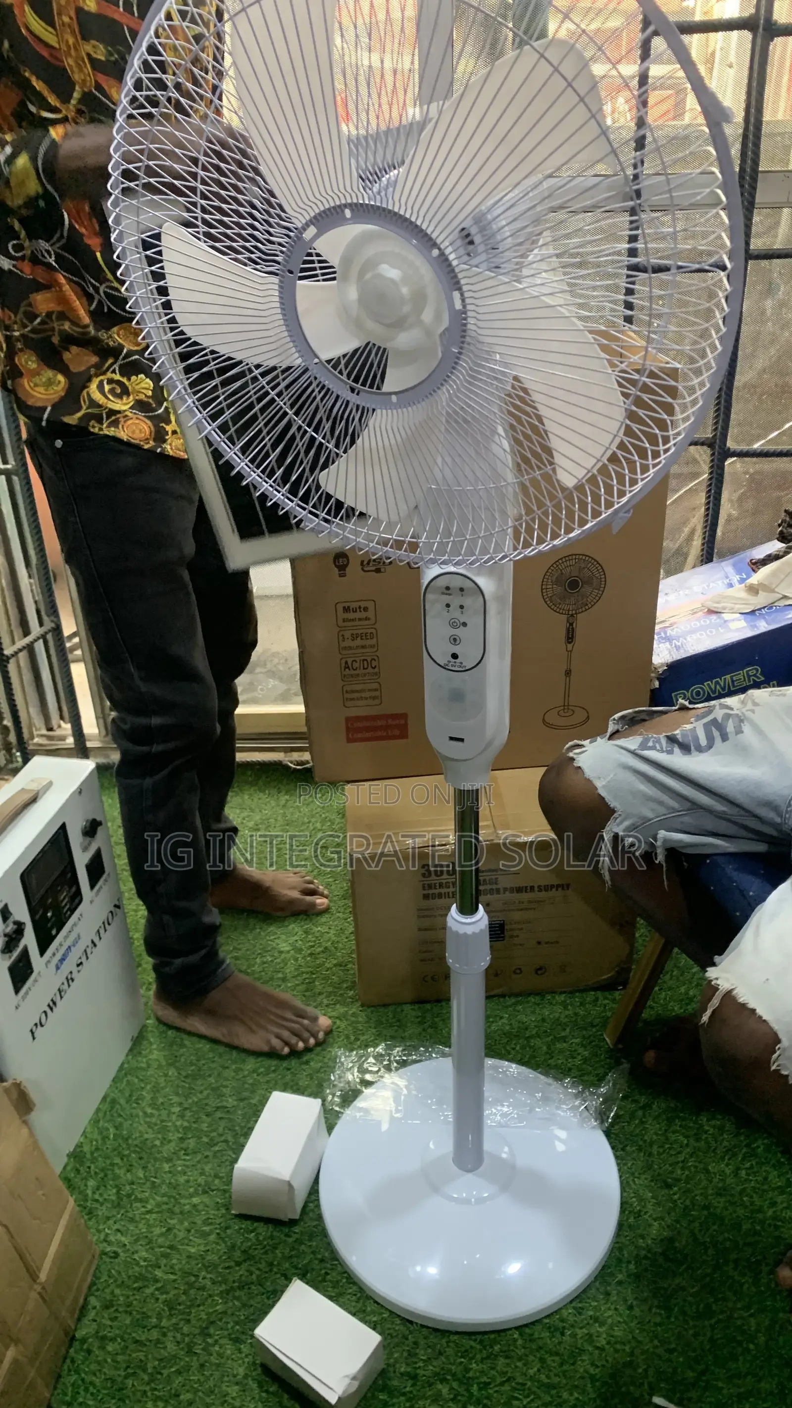 16inches Solar Fan With 3bulbs And Solar Panel