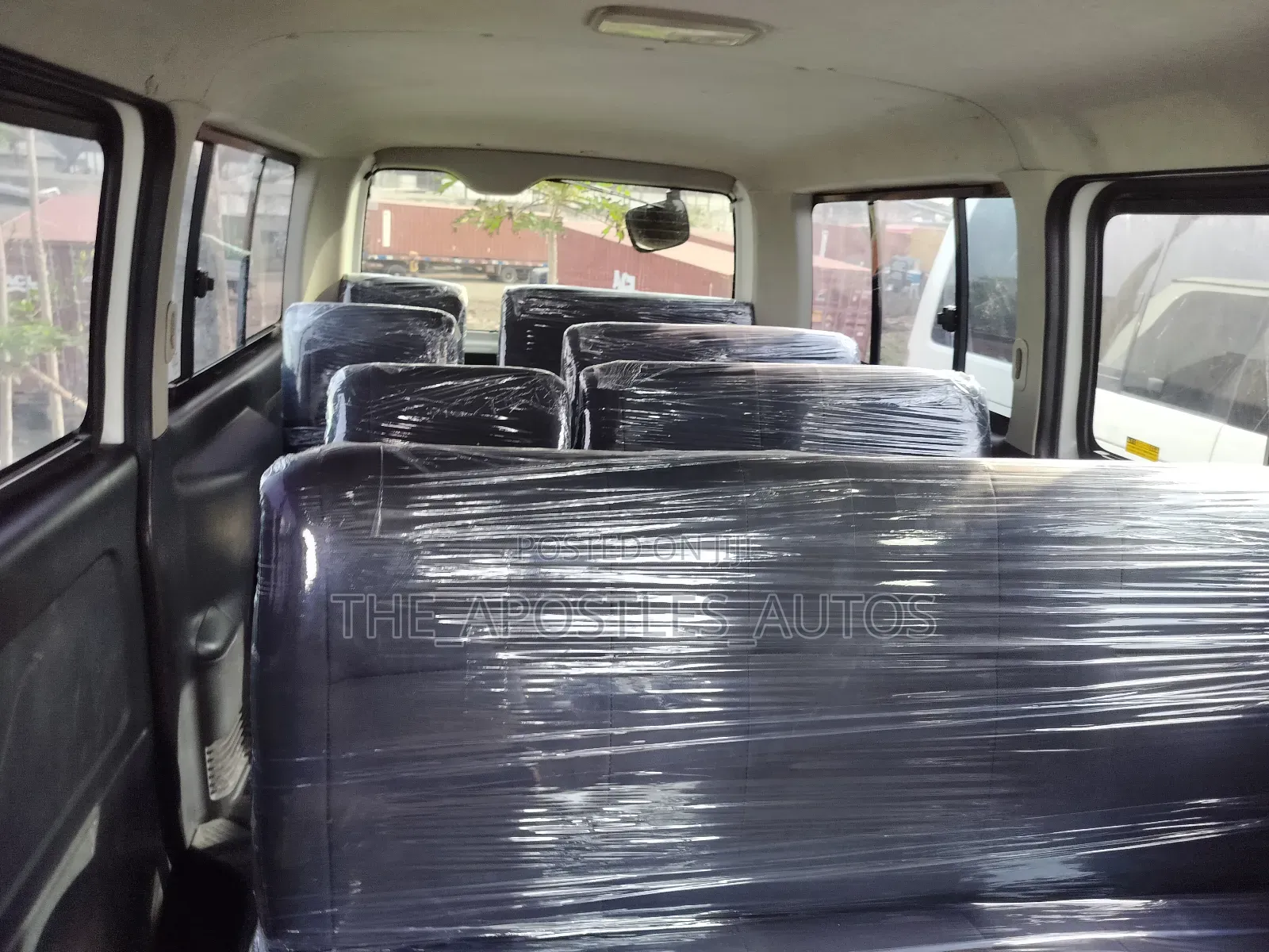 Toyota HiAce 2009 White