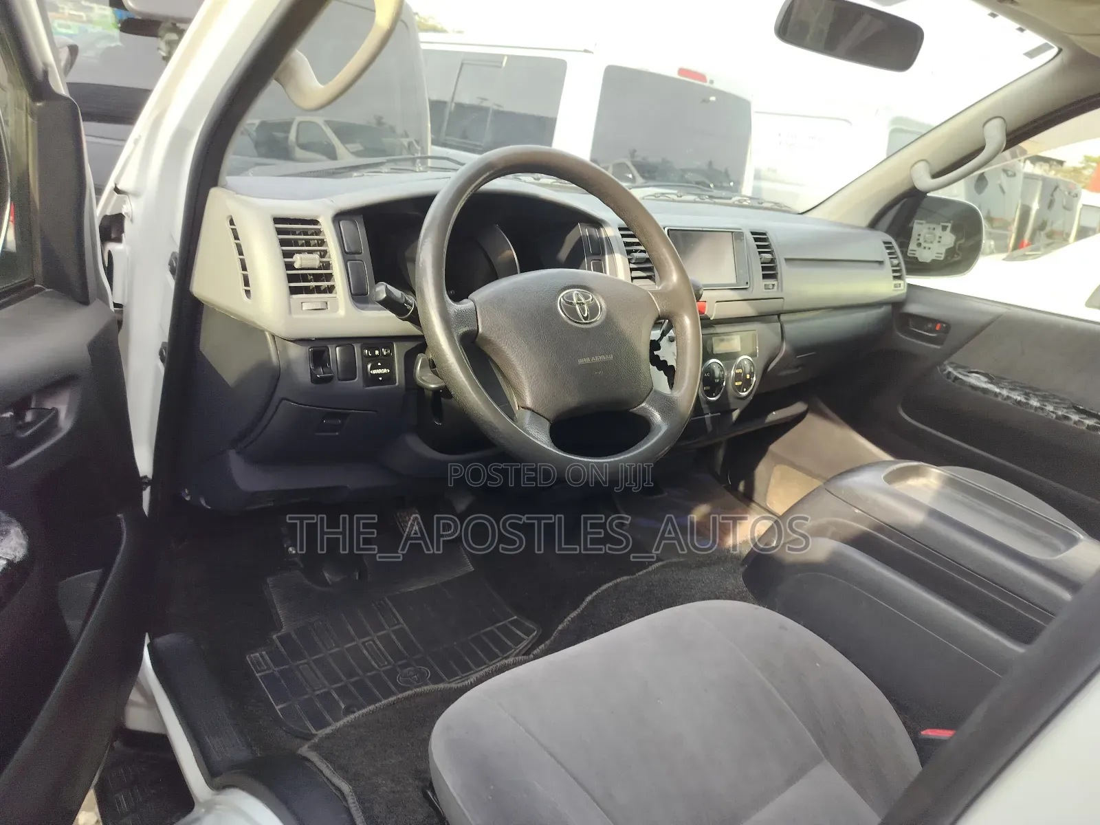 Toyota HiAce 2009 White