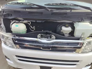 Toyota HiAce 2012 White