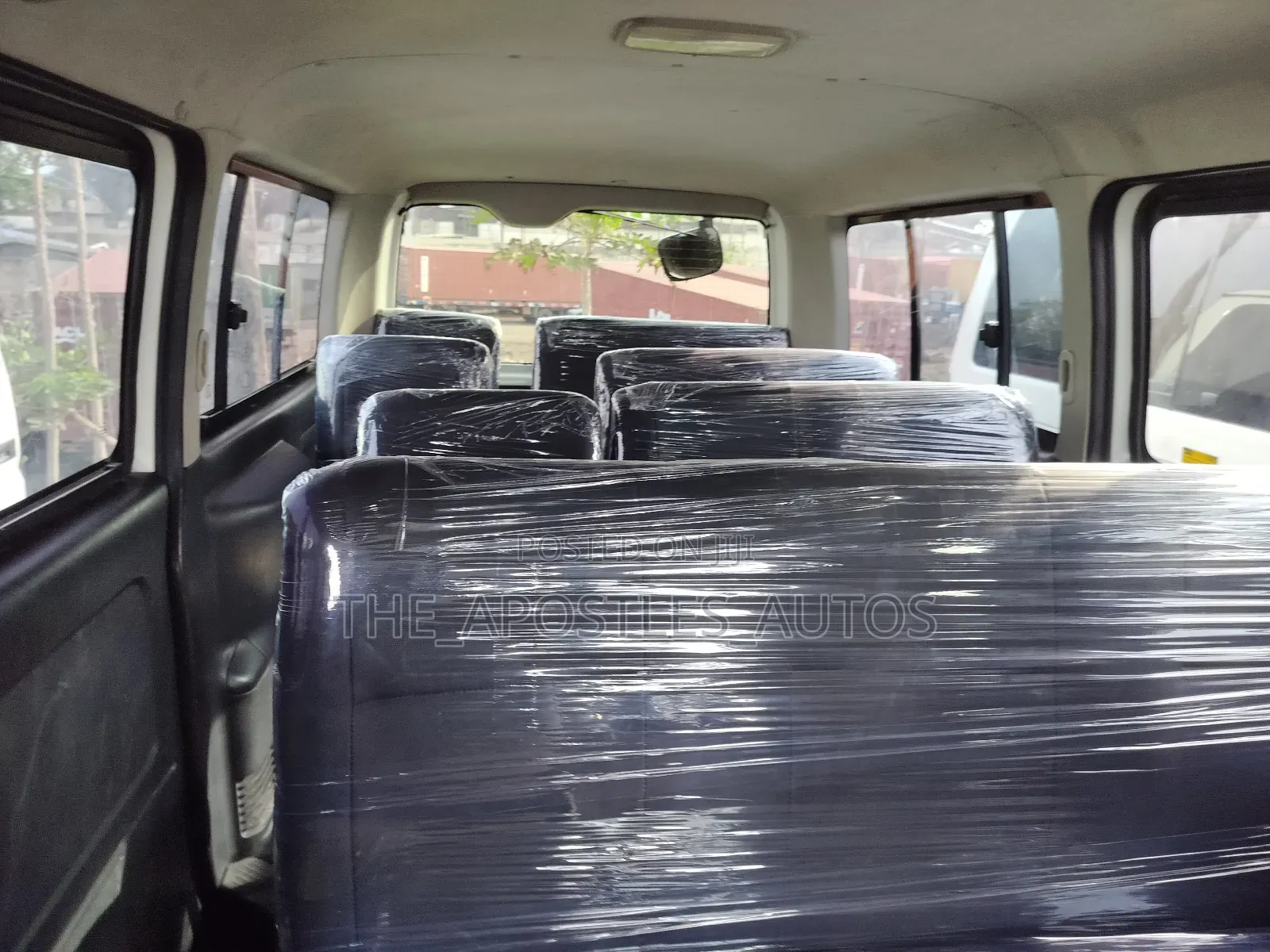 Toyota HiAce 2012 White