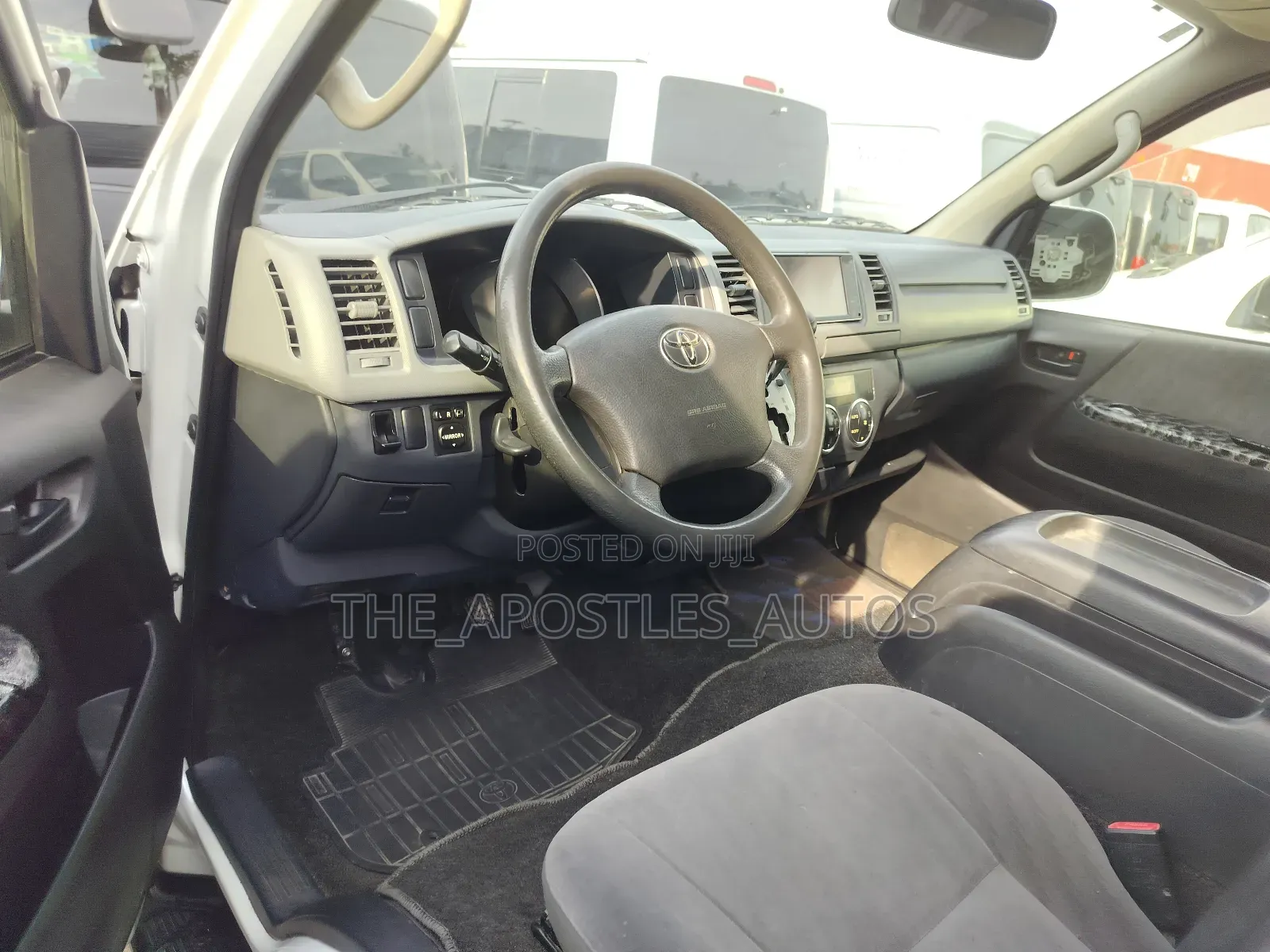Toyota HiAce 2012 White