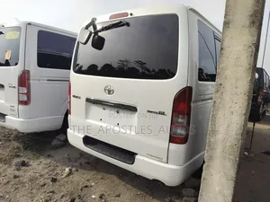 Toyota HiAce 2012 White