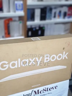 New Laptop Samsung Galaxy Book4 16GB Intel Core I7 SSD 512GB