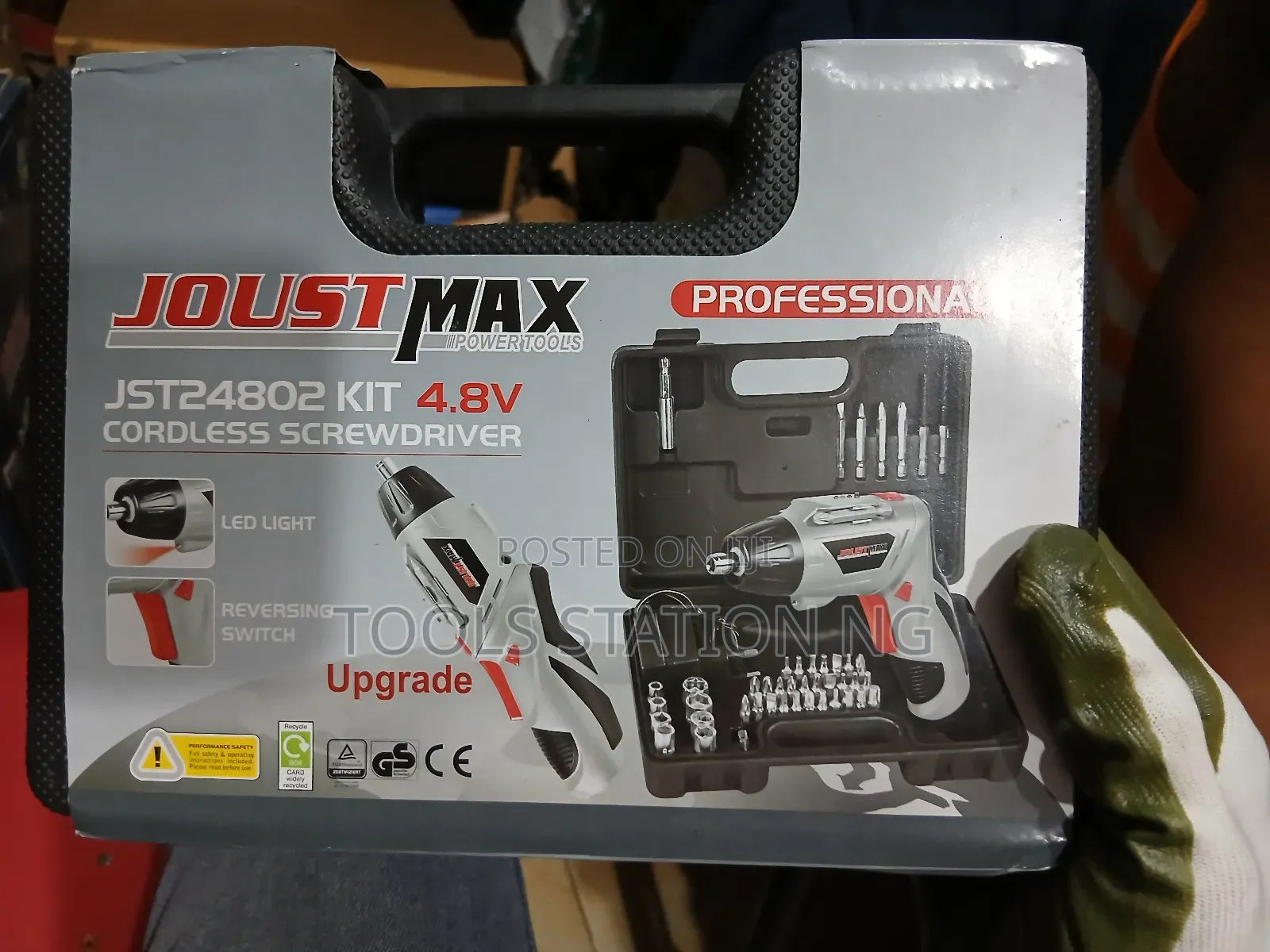 Cordless 4.8v Screwdriver Set.