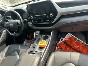 Toyota Highlander Platinum AWD 2020 Black