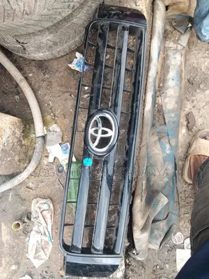 Toyota Front Grille Highlander 2005