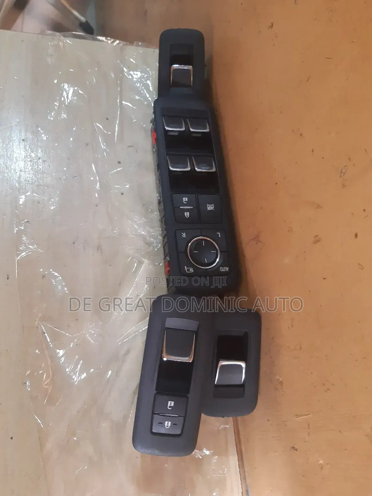 Pressing Button Rx350 2018