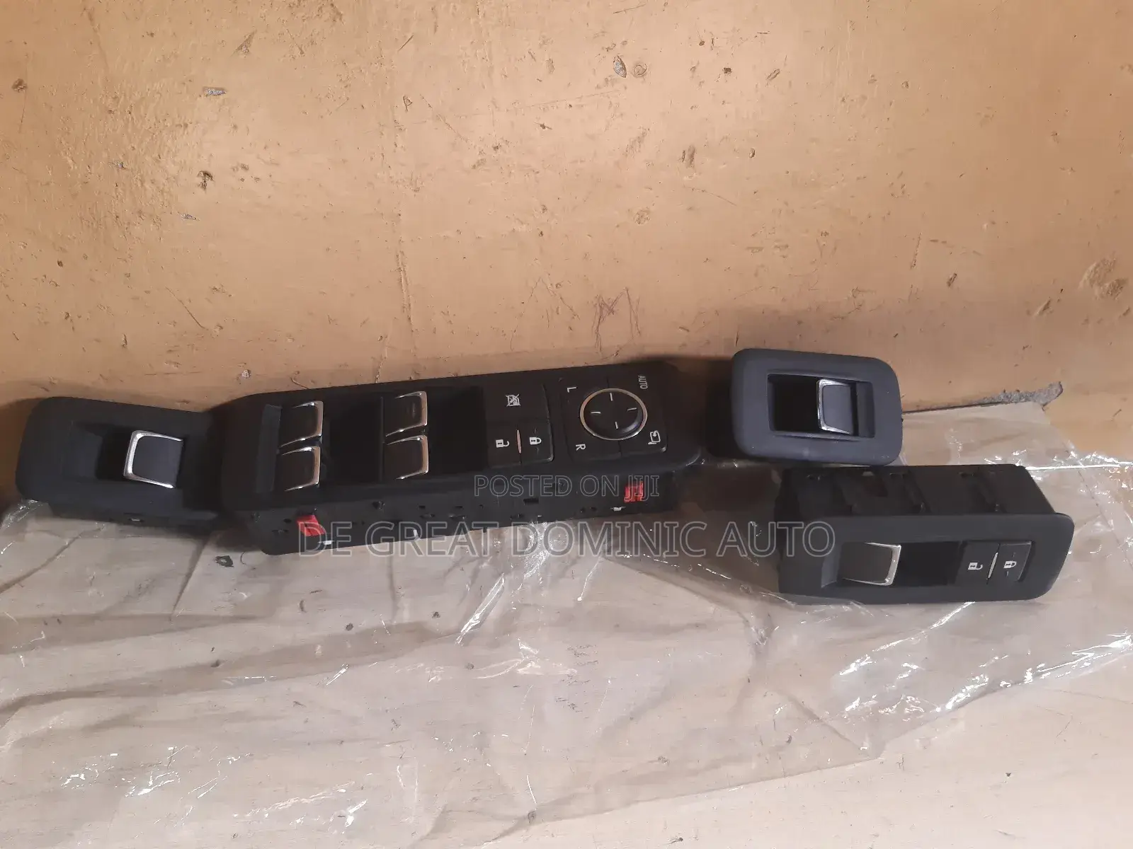 Pressing Button Rx350 2018