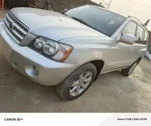 Photo - Toyota Highlander 2004 Silver