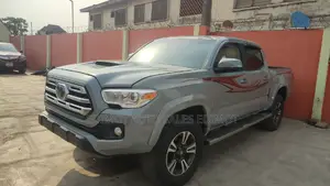 Toyota Tacoma TRD Off Road 2019 Gold