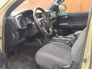 Toyota Tacoma TRD Off Road 2017 Gold